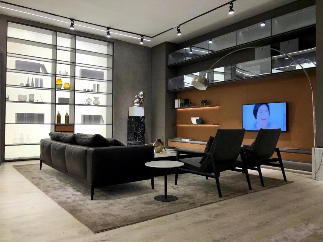 頂固以輕奢創(chuàng)新特裝展臺設(shè)計(jì)參展2021廣州國際建筑裝飾博覽會！